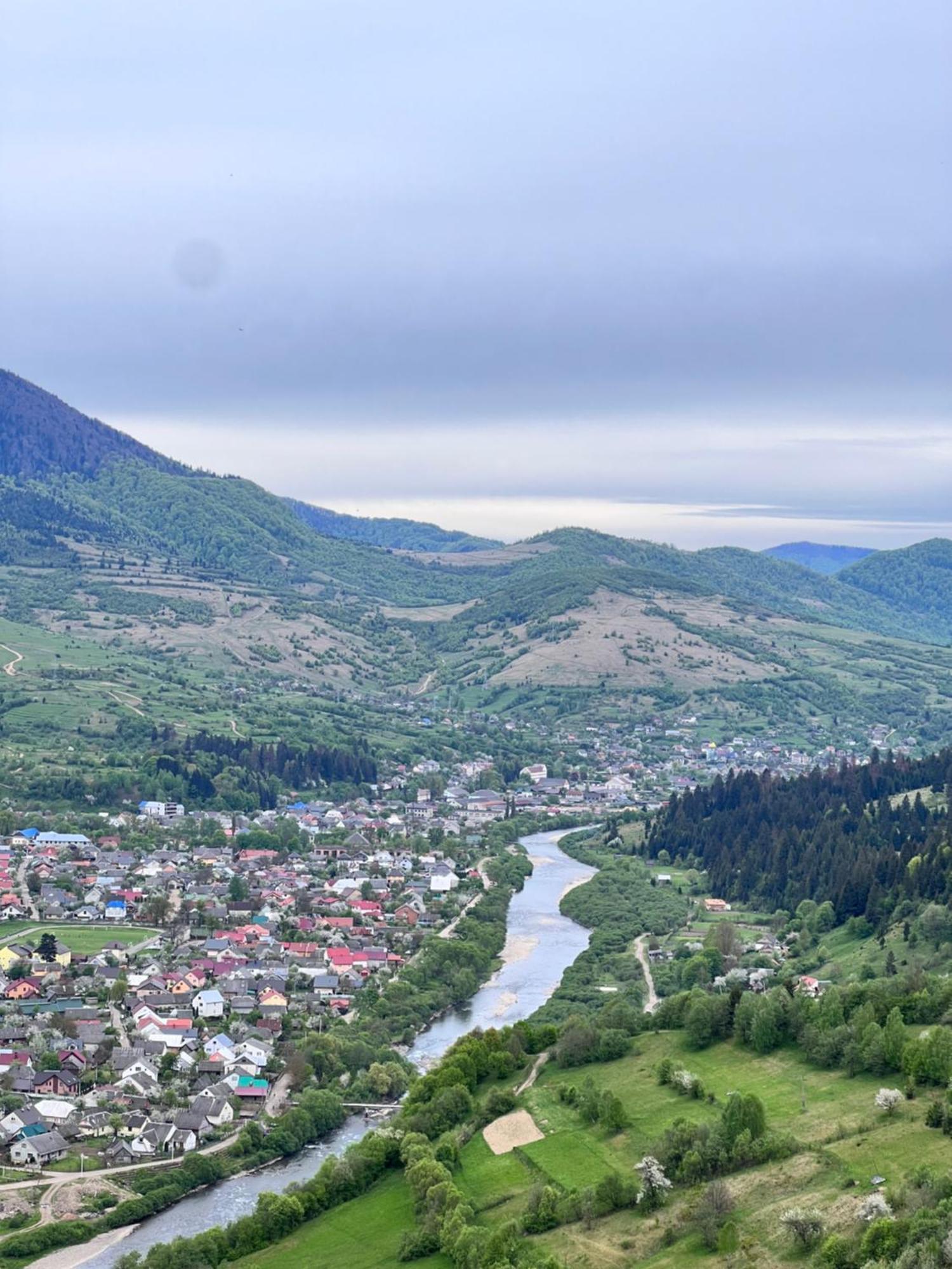 Садиба Between Mountains Mizhhirya  Luaran gambar